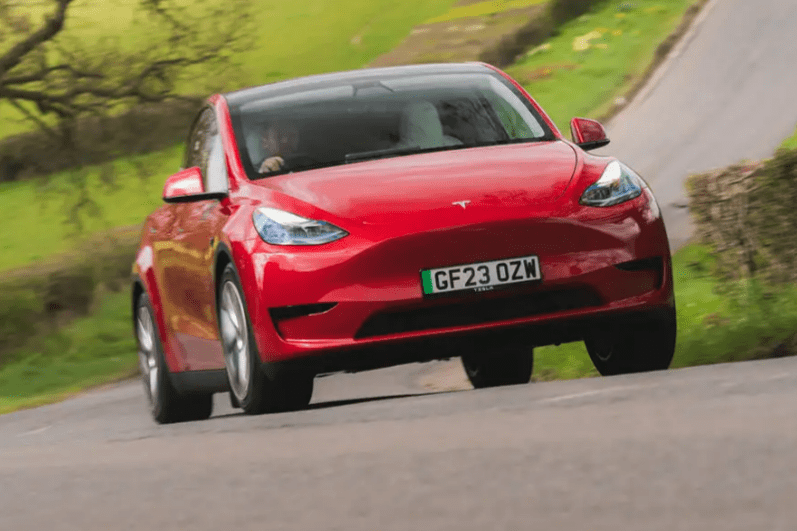 Tesla Model Y RWD 2023 first drive