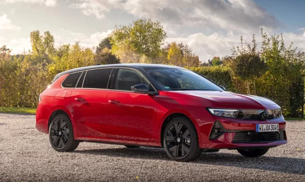 New Vauxhall Astra Sports Tourer Electric sneaks under the £40,000 mark